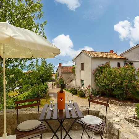 Amazing In With Kitchen * Malinska