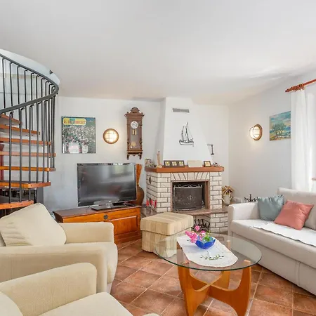 Amazing In With Kitchen *