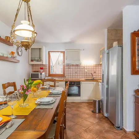 Amazing In With Kitchen *