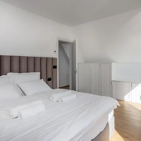 2 Bedroom In *