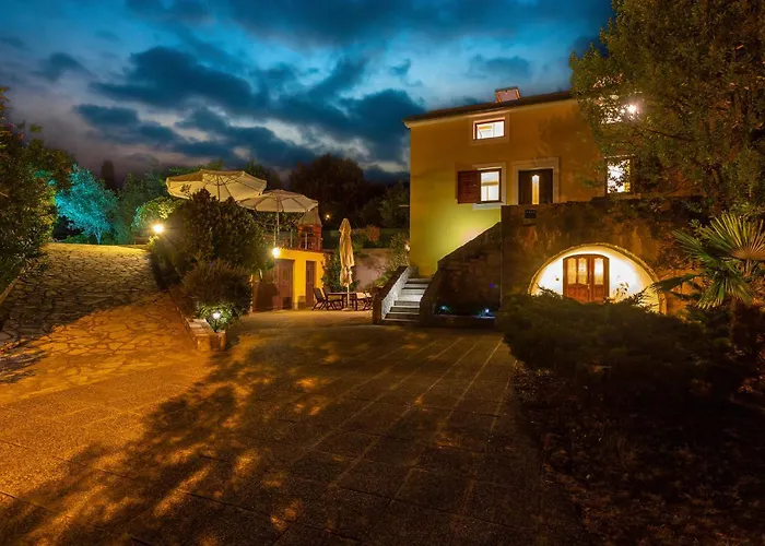 Amazing In With Kitchen * Malinska